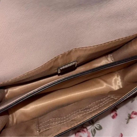 GUESS Cream and Pink Shoulder Bag - Picture 3 of 3